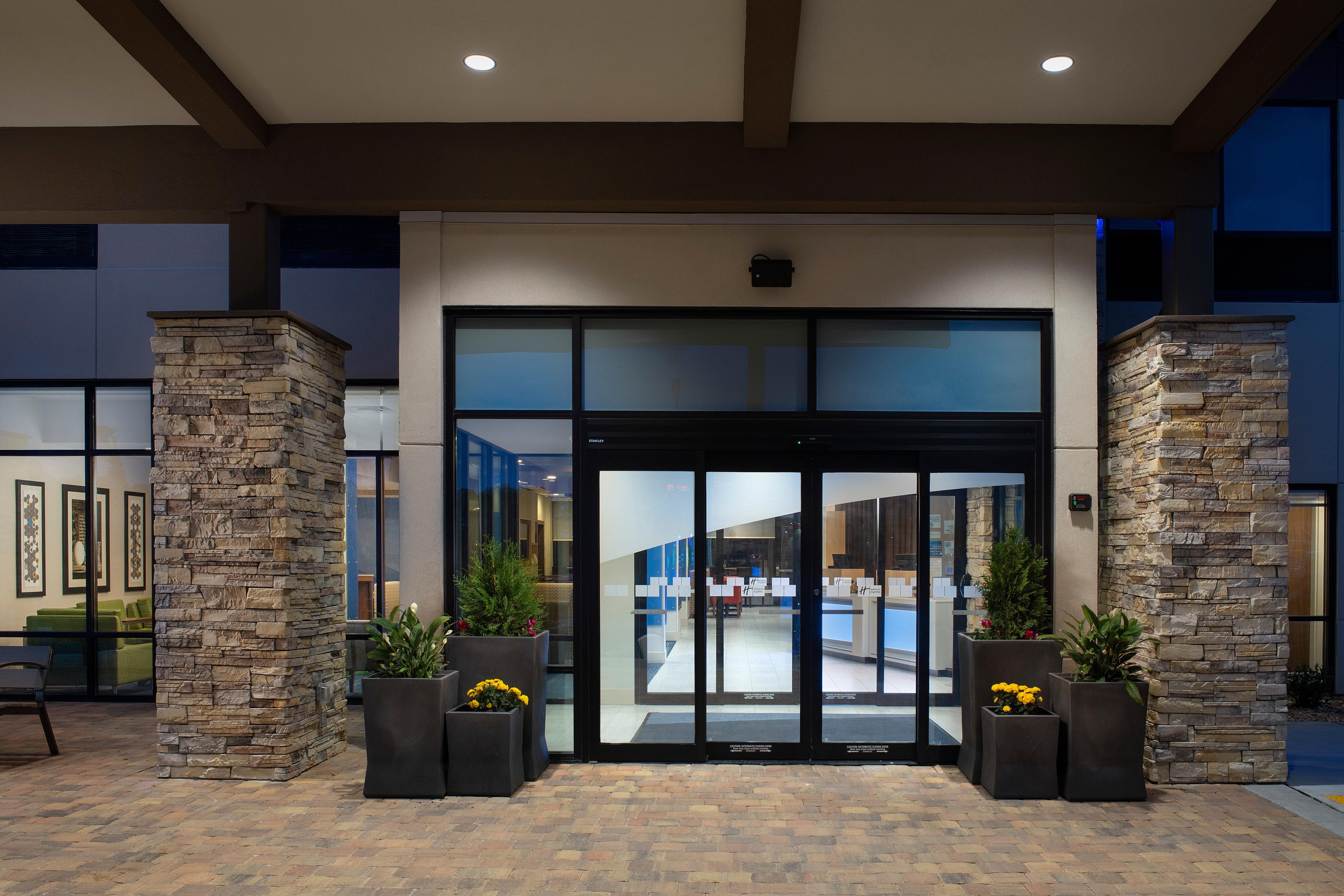 Holiday Inn Express Atlanta Sw - Newnan, An Ihg Hotel Exterior photo